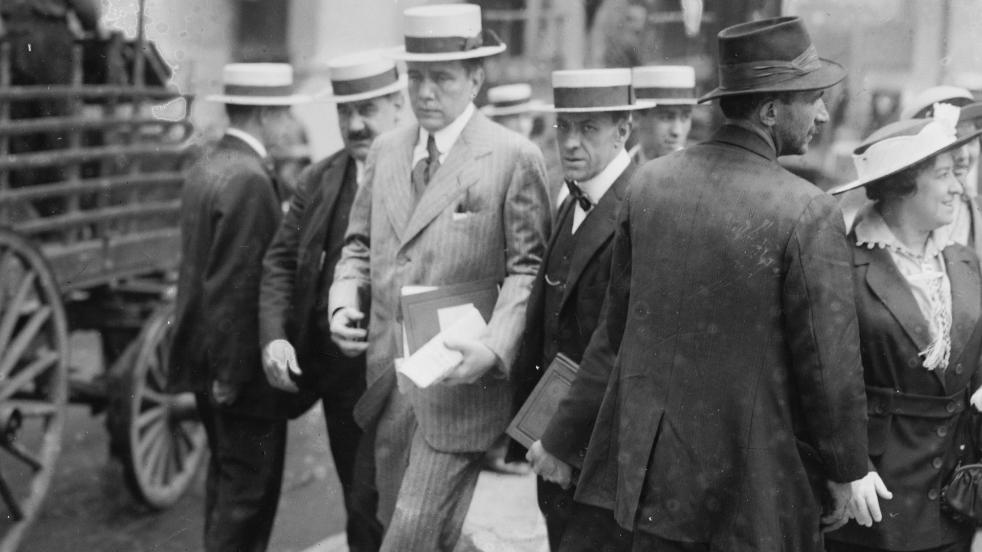 Title: Thaw Leaving Court -- Jul 1915
Abstract/medium: 1 negative : glass ; 5 x 7 in. or smaller.