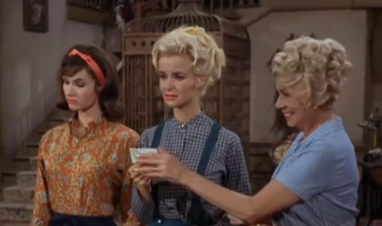 Screenshot from Petticoat Junction (1963–1970)