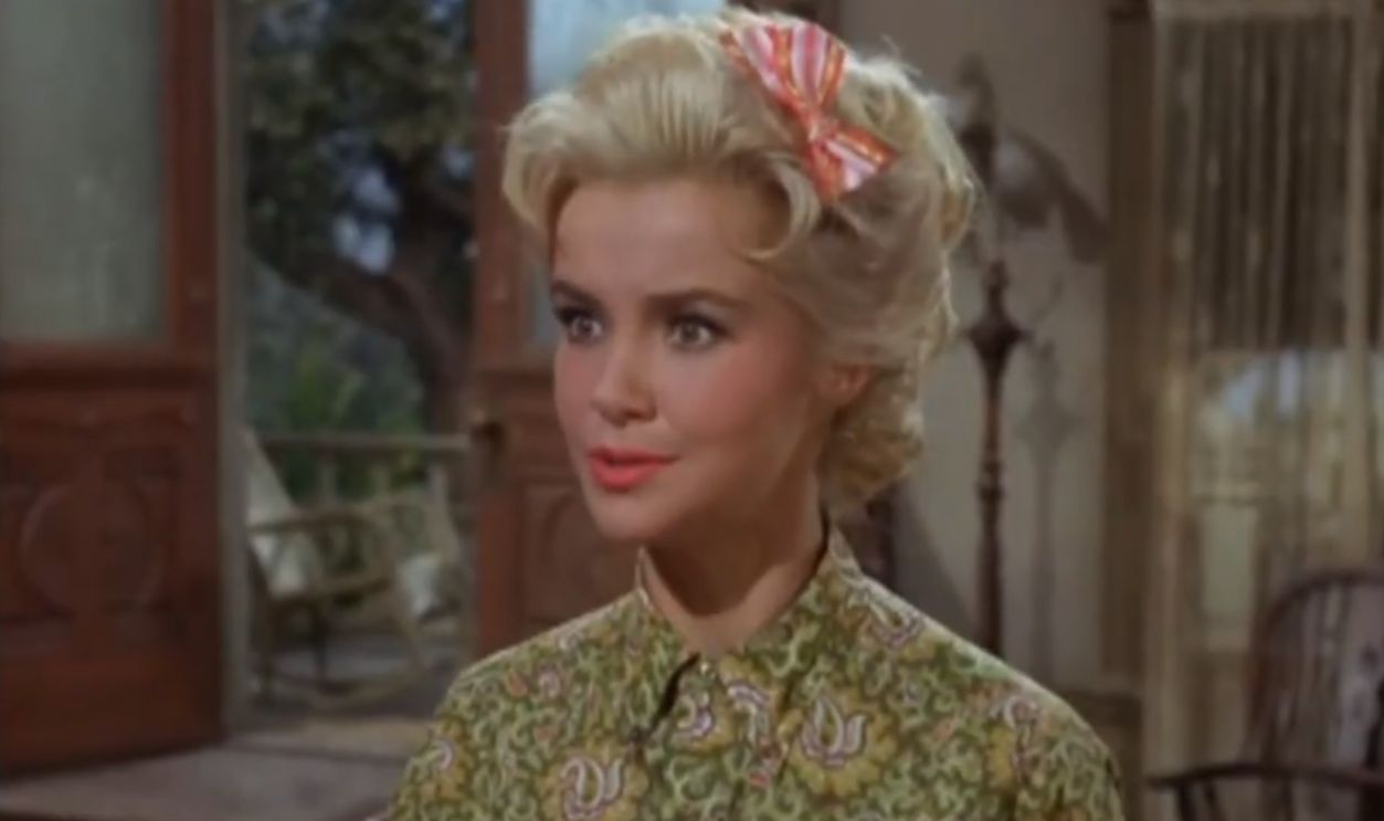Screenshot from Petticoat Junction (1963–1970)