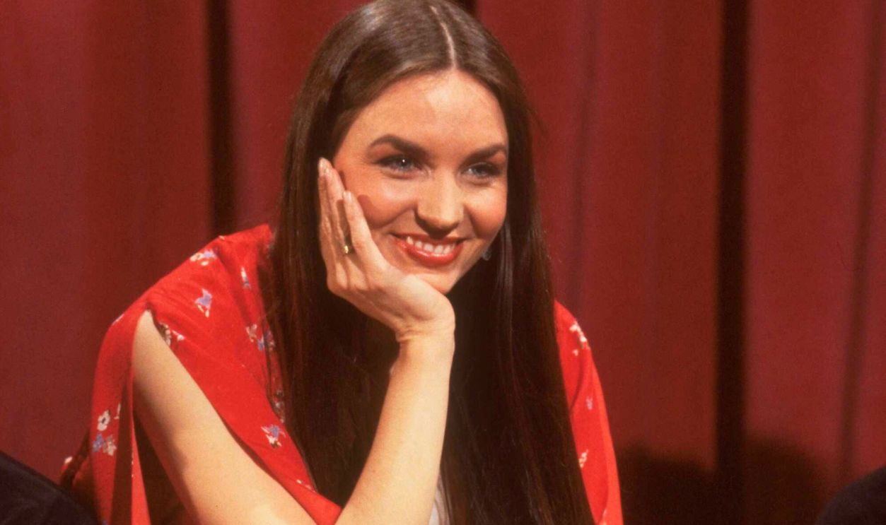 Country music singer Crystal Gayle on the set of The Muppet Show at Elstree Studios, Hertfordshire, circa 1980.