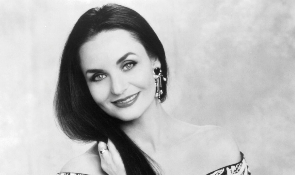 Country music singer Crystal Gayle poses