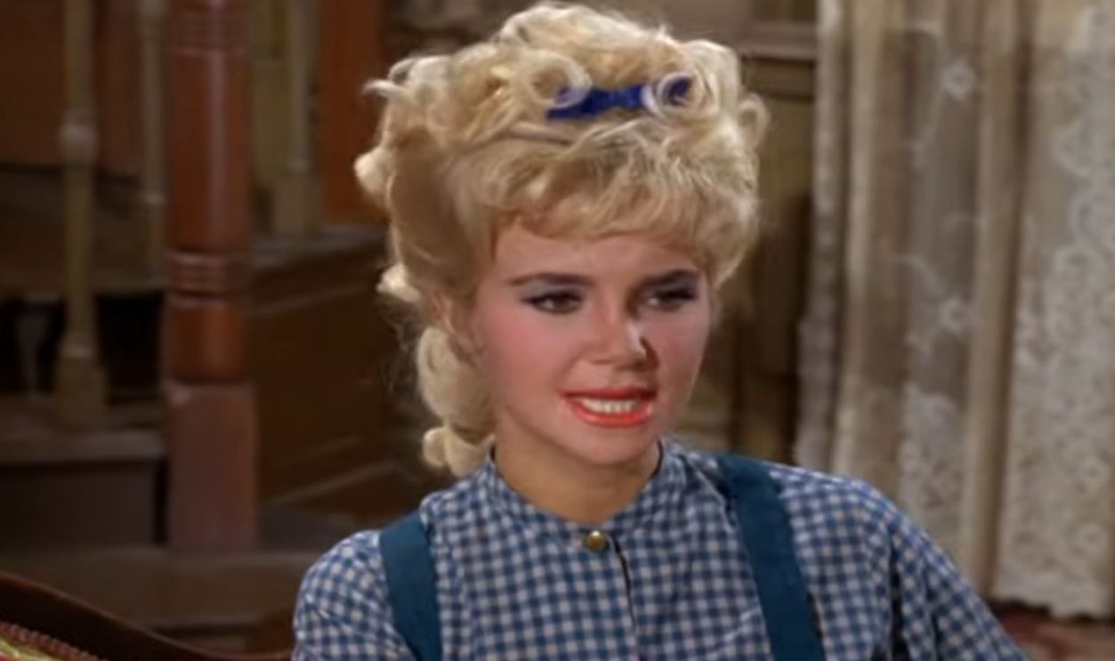  Screenshot from Petticoat Junction (1963–1970)