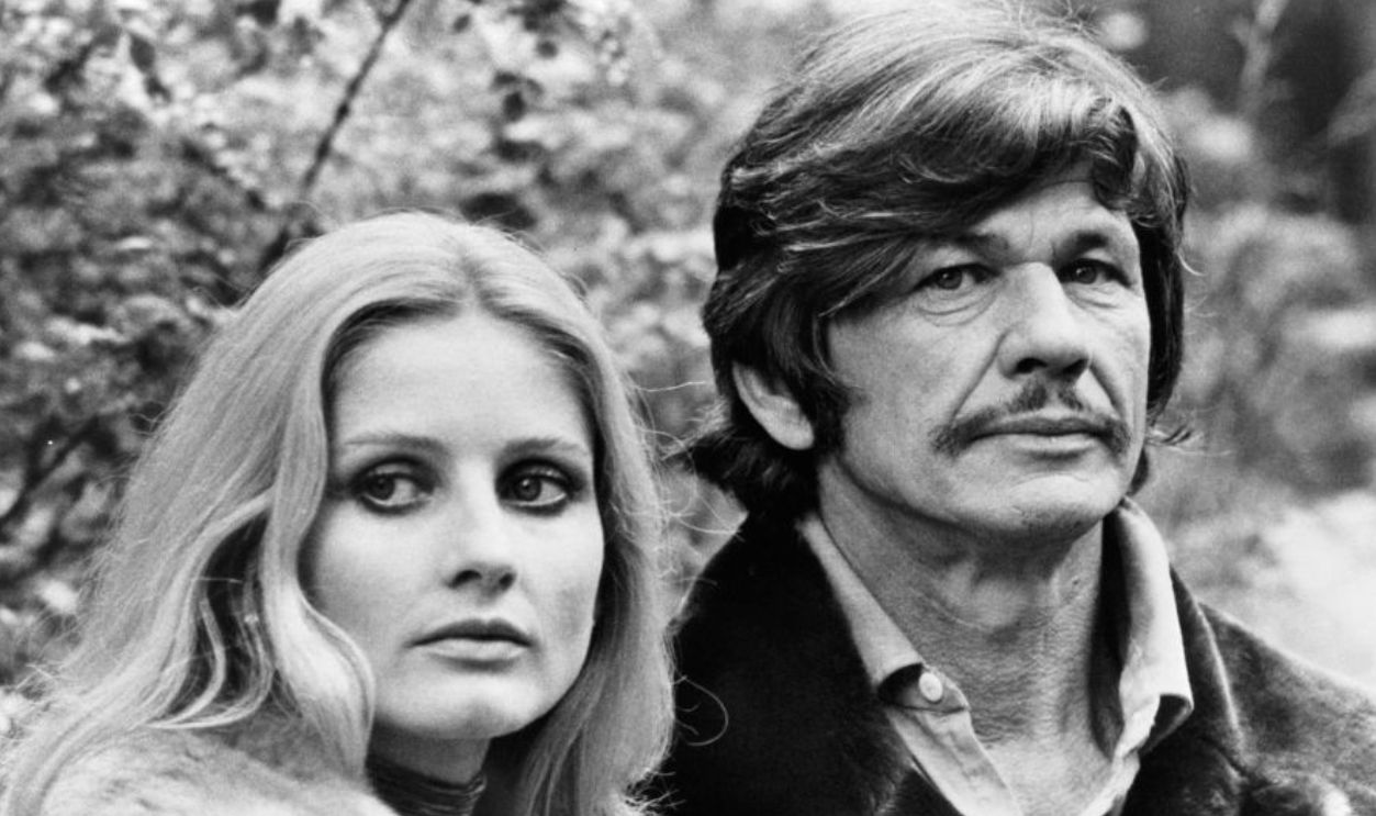  Jill Ireland And Charles Bronson In 'The Mechanic'