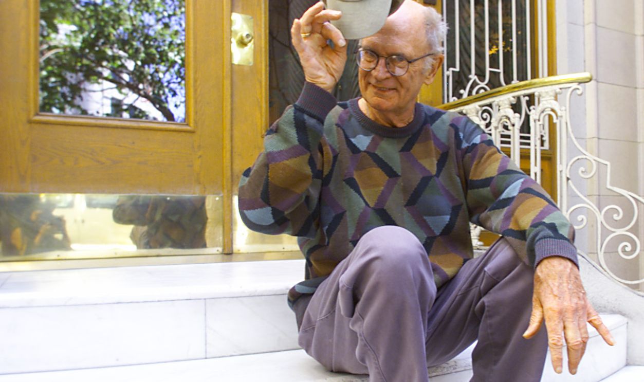 REILLY08c-C-06AUG01-DD-LH--Charles Nelson Reilly is starring in a one-man show called "Save it for the Stage: The Life of Reilly."