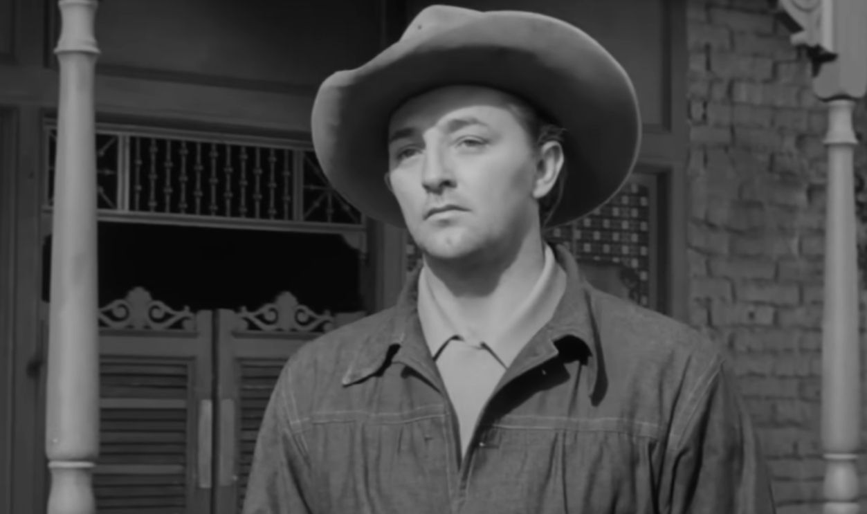Screenshot from Blood on the Moon (1948)