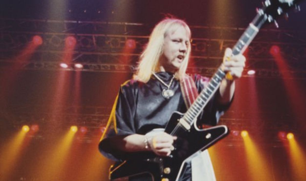 American musician and songwriter Kerry Livgren performs with progressive rock band Kansas, 1977.