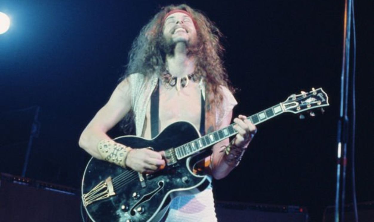 Ted Nugent Performing Live At Hammersmith Odeon, London 01/01/1977