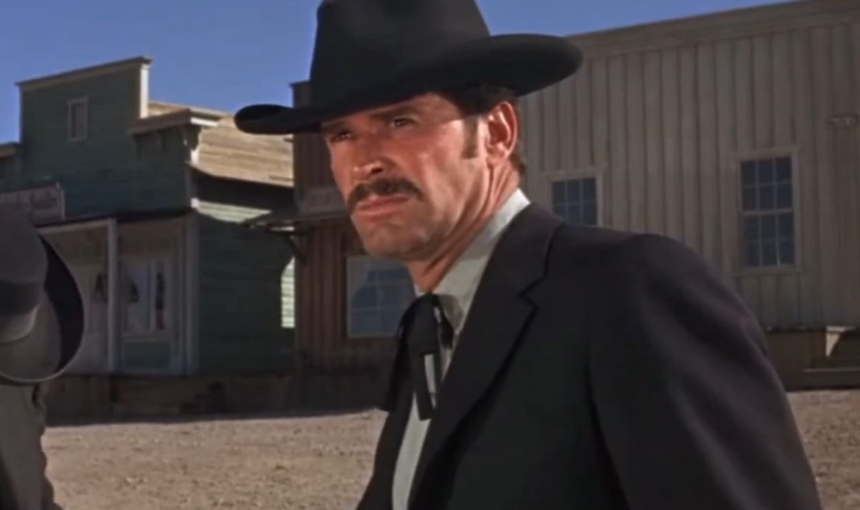 Screenshot from Hour of the Gun (1967)