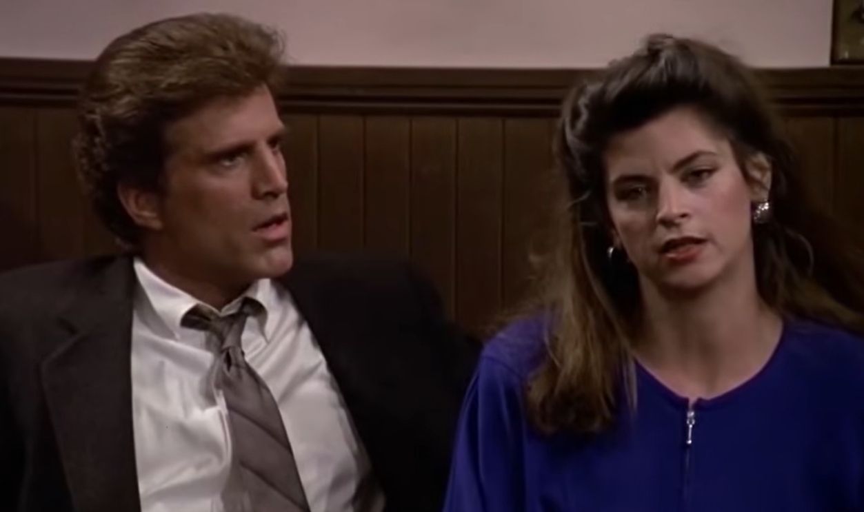 Screenshot from Cheers (1982–1993)