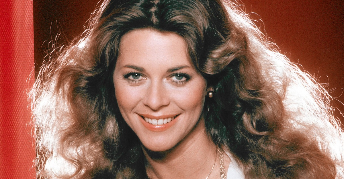 Actress Lindsay Wagner poses for a portrait in 1978 in Los Angeles, California