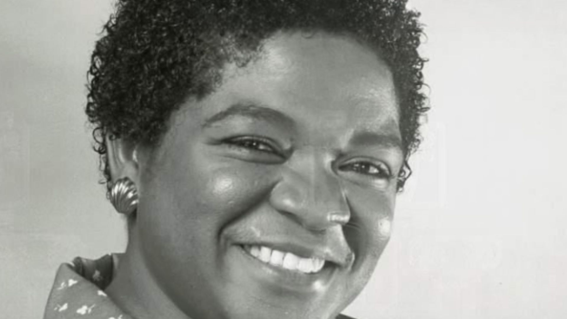 INDISPENSABLE--Nell Carter stars as a strong-willed, under-standing housekeeper who becomes indispensable to a recently widowed police captain and his three children in the NBC-TV comedy series