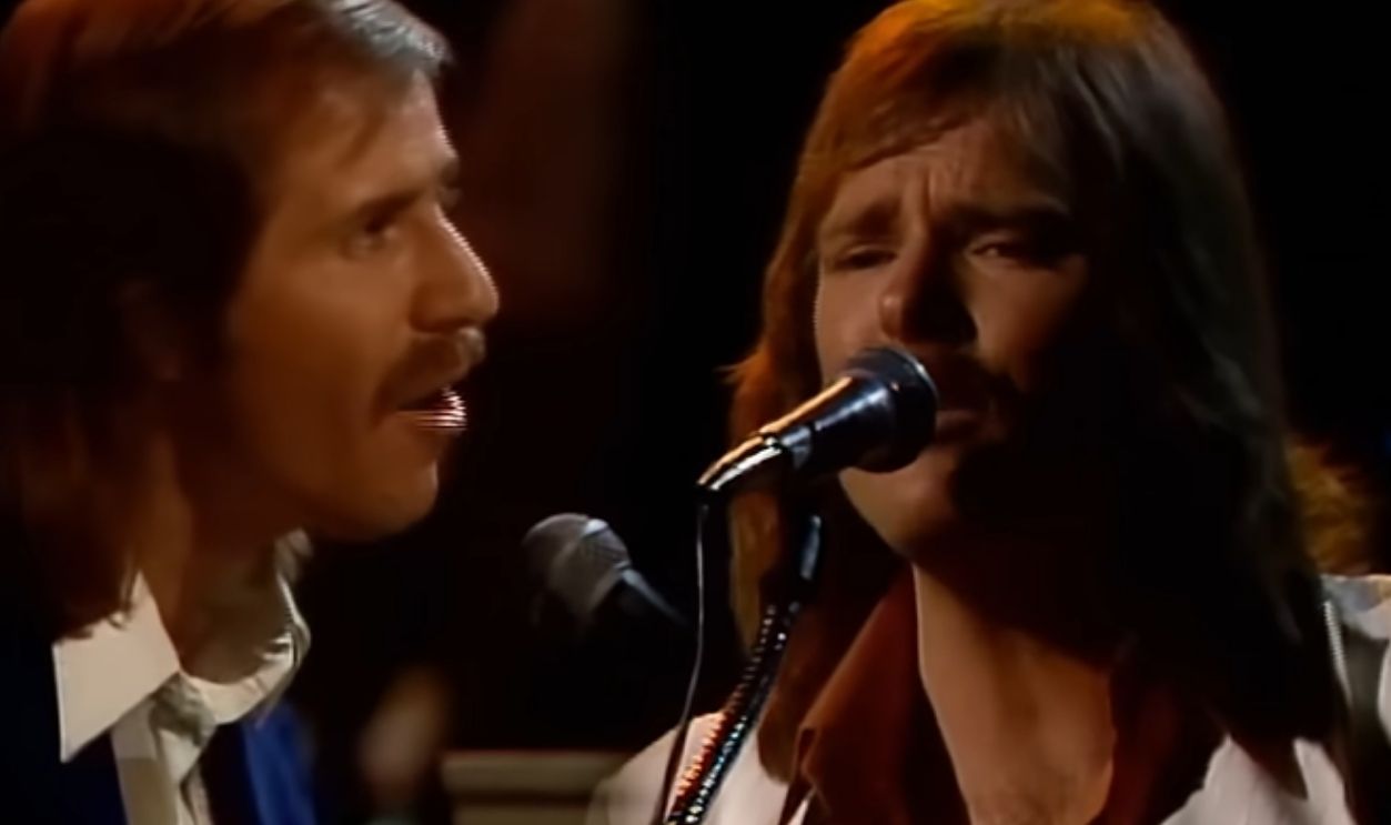 Screenshot from I'd Really Love to See You Tonight (1976)