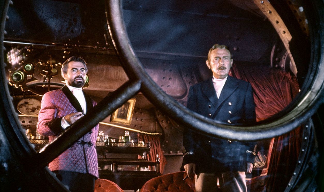 British actor James Mason and American actor of Austro-Hungarian origin Paul Lukas on the set of 20000 Leagues Under the Sea, directed by Richard Fleischer. 
