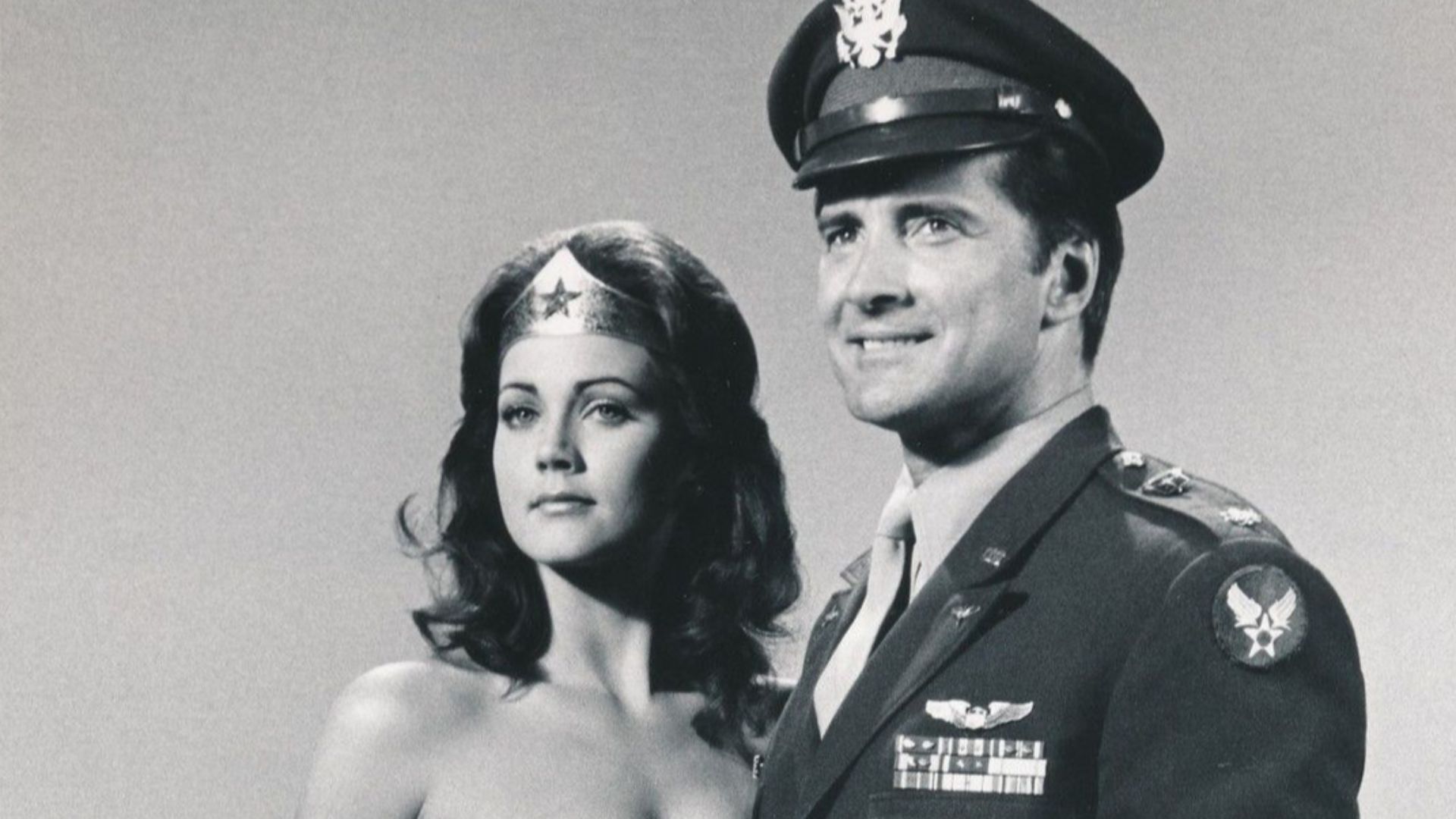 Lynda Carter and Lyle Waggoner star in