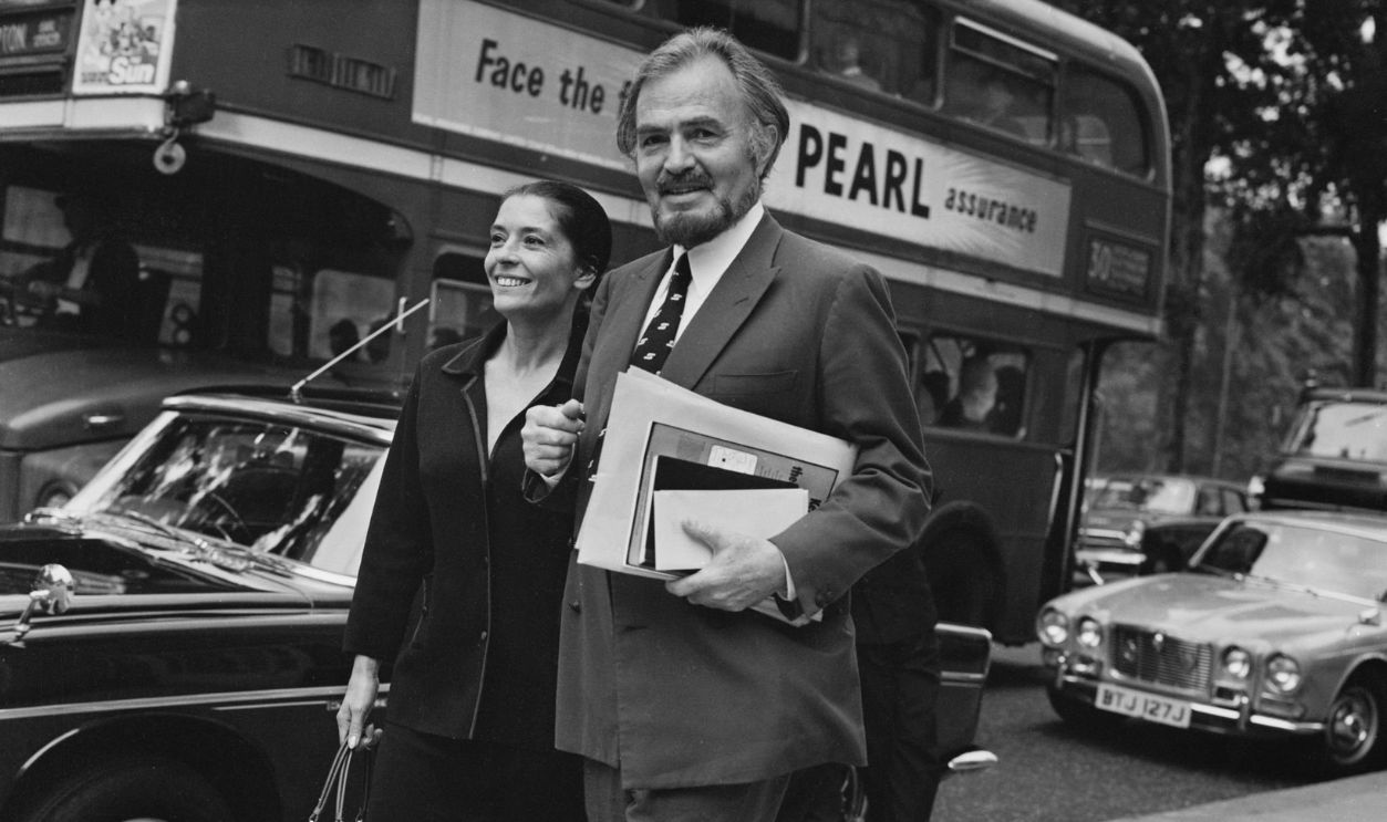 British actor James Mason (1909 - 1984) with his wife, Australian actress Clarissa Kaye (1931 - 1994) in London, UK, 13th September 1971.