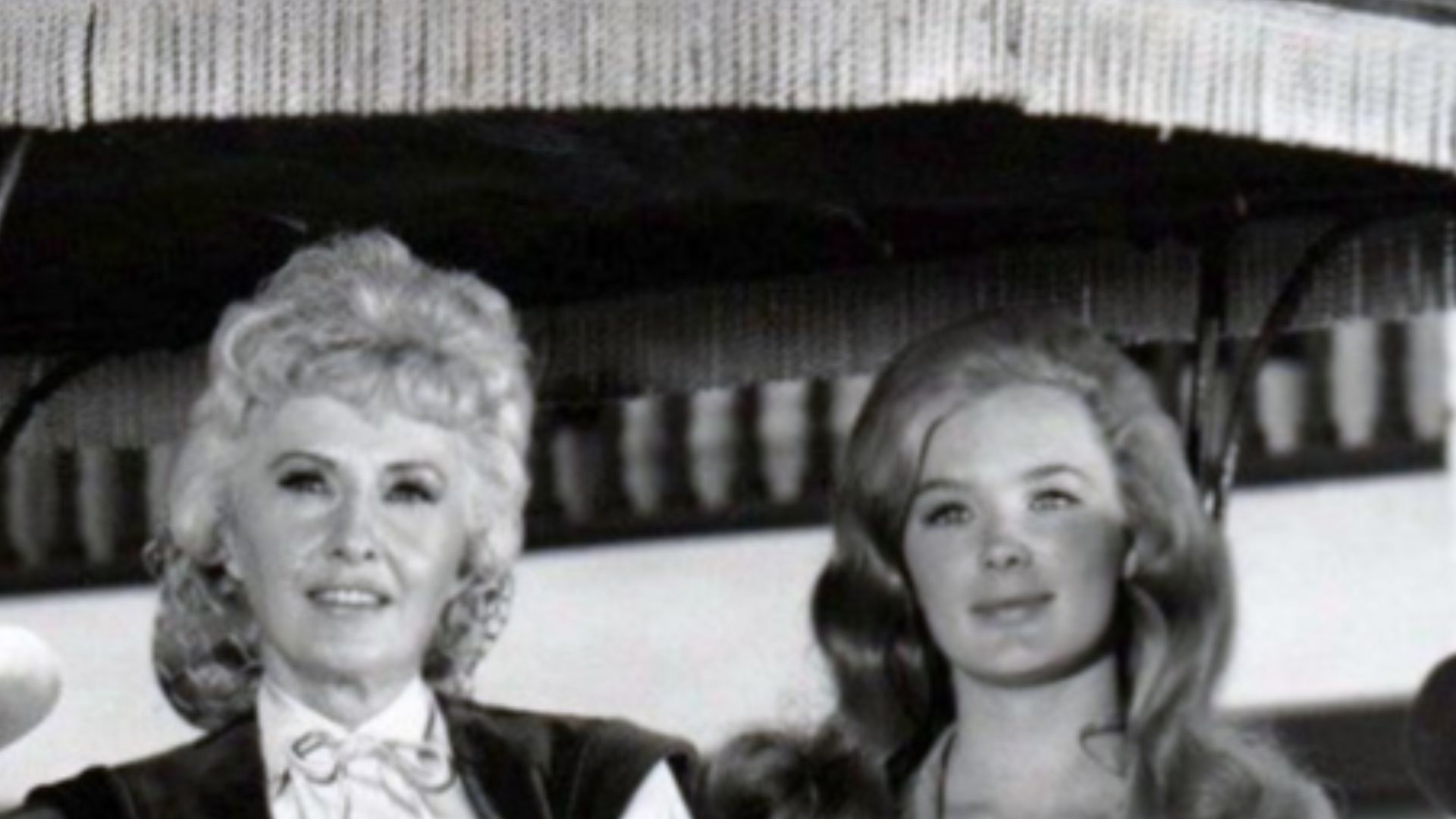 Cast photo from the television program The Big Valley.  From left: Lee Majors (Heath Barkley), Barbara Stanwyck (Victoria Barkley), Linda Evans (Audra Barkley), Charles Briles (Eugene Barkley).  Briles' character appeared only a few times in the first sea