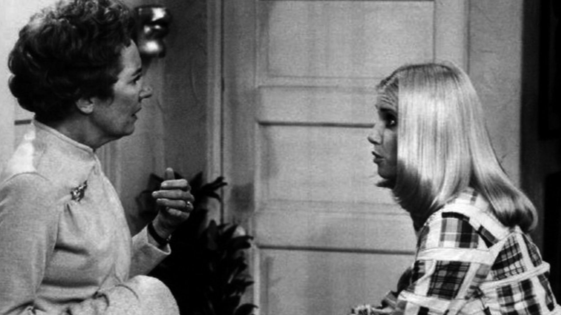 Photo of Priscilla Morrill as Mrs. Snow, Chrissy's mother, and Suzanne Somers as Chrissy from the television program Three's Company.  When Chrissy's mother visits from out of town and decides to spend the night with Janet and Chrissy, she's not aware tha
