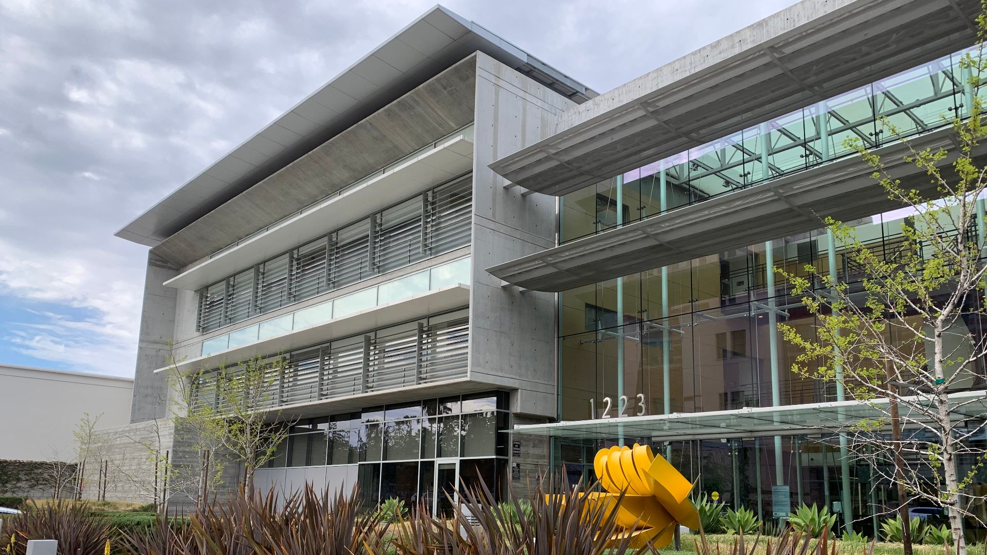 UCLA Medical Center in Santa Monica, California, United States as of April 2021.