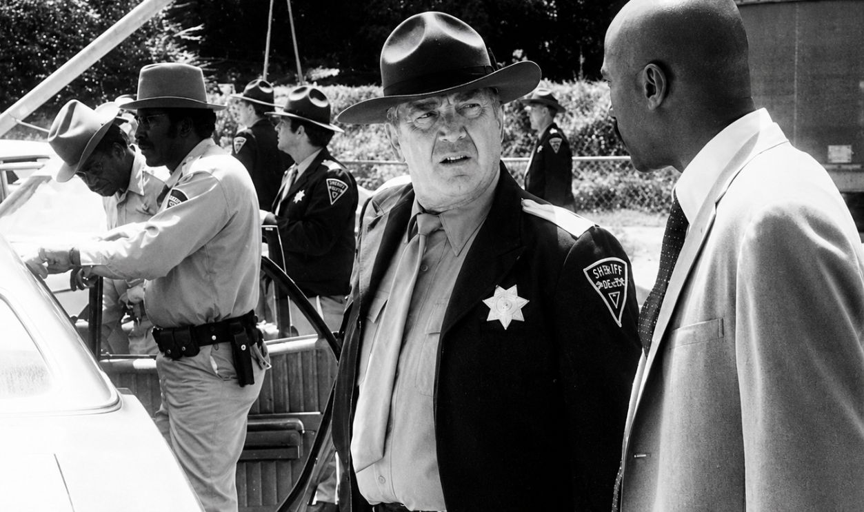 Screenshot from Lawman Without a Gun (1978)  