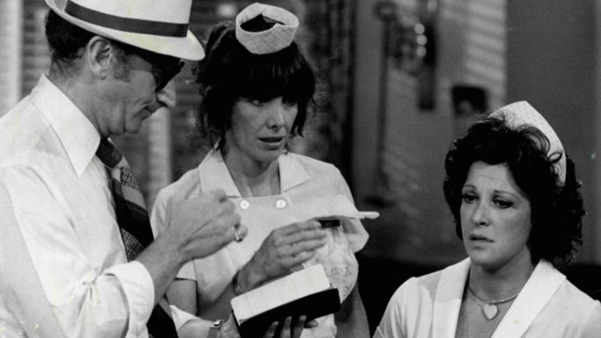 Scene from the television program Alice.  From left: Lee Wallace, Beth Howland (Vera) and Linda Lavin (Alice).