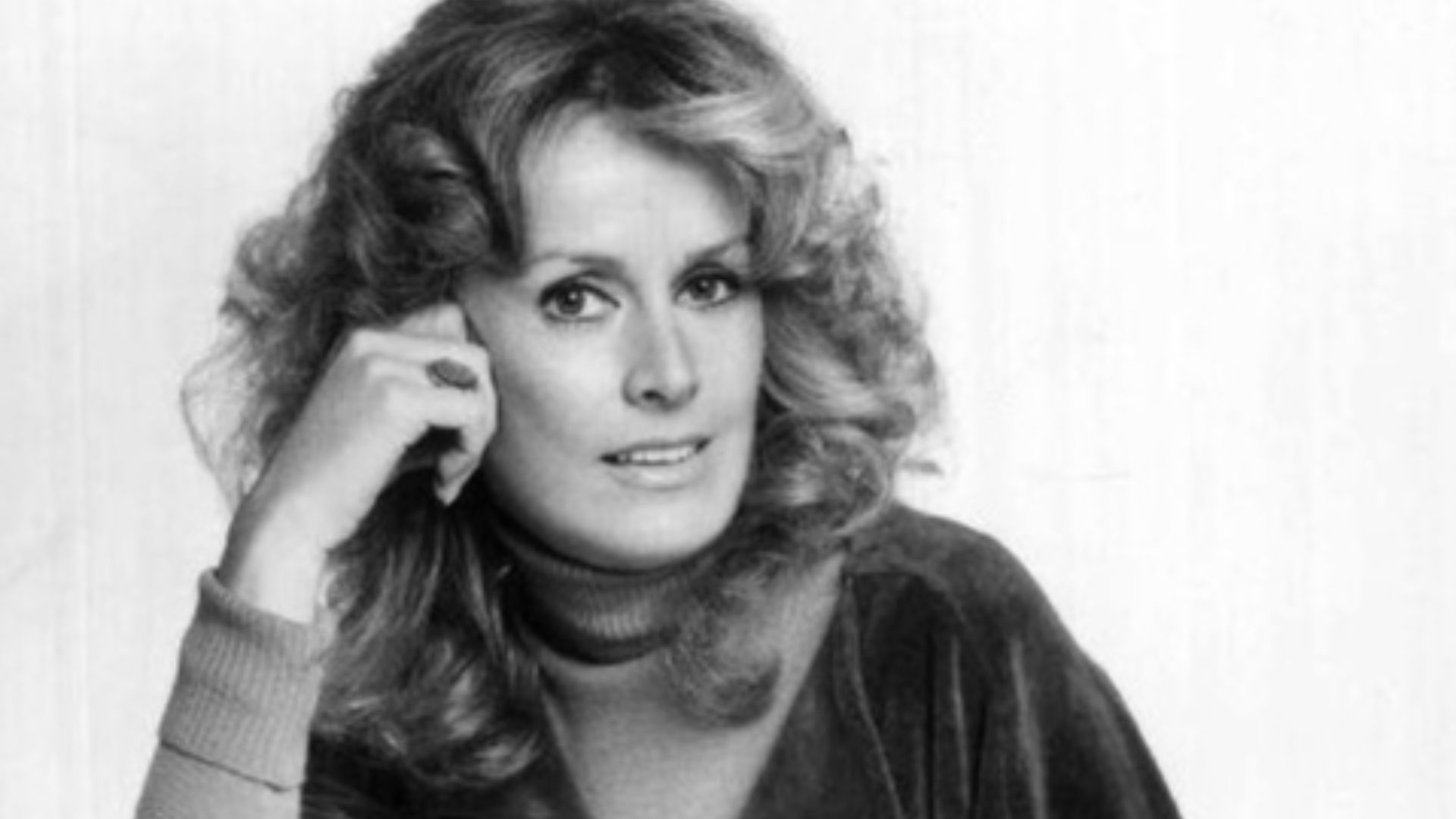Photo of Diana Hyland from the premiere of the television program Eight is Enough.  Three weeks after the show first aired, Hyland died of cancer.