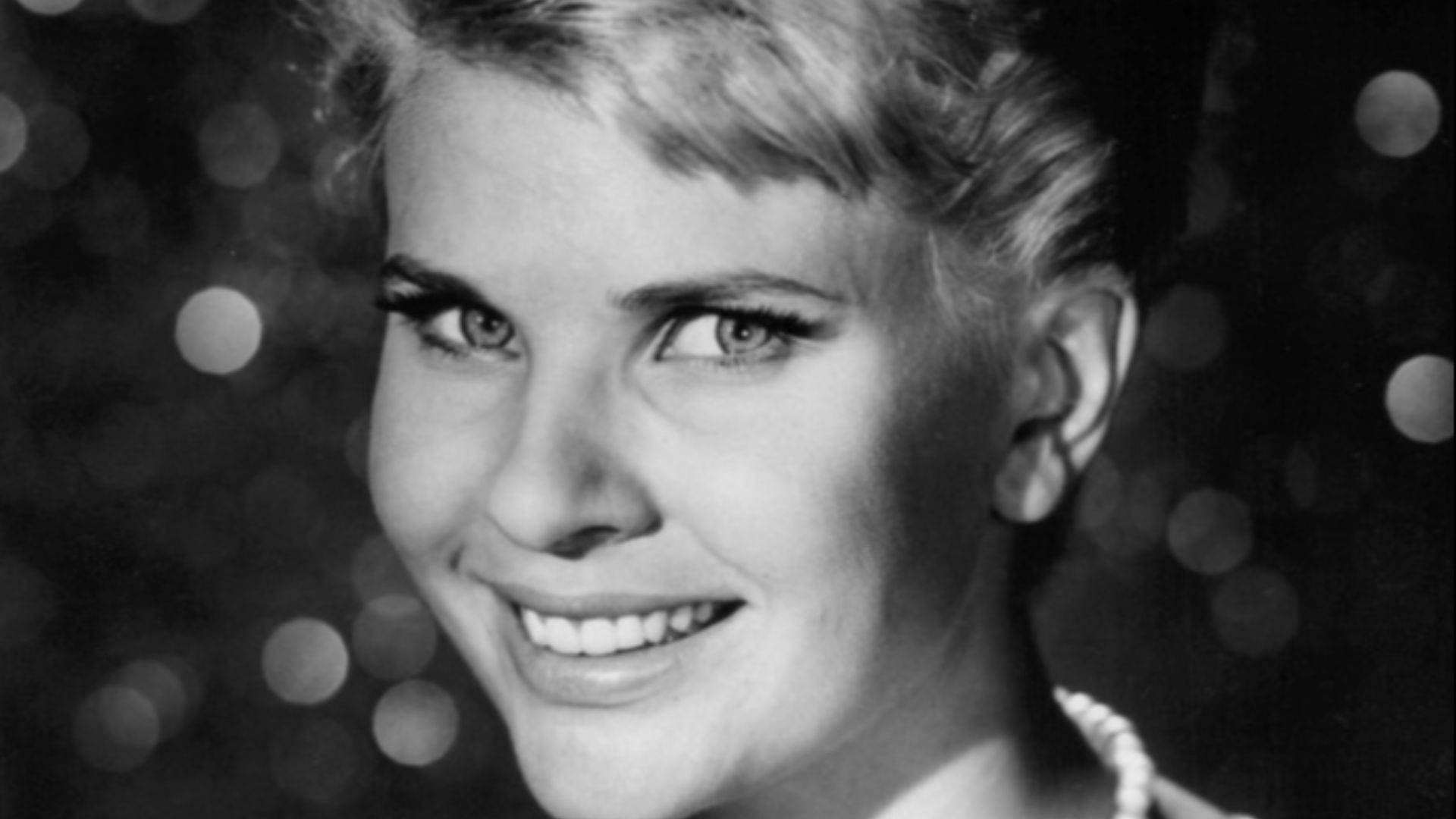 Photo of actress Barbara Anderson.