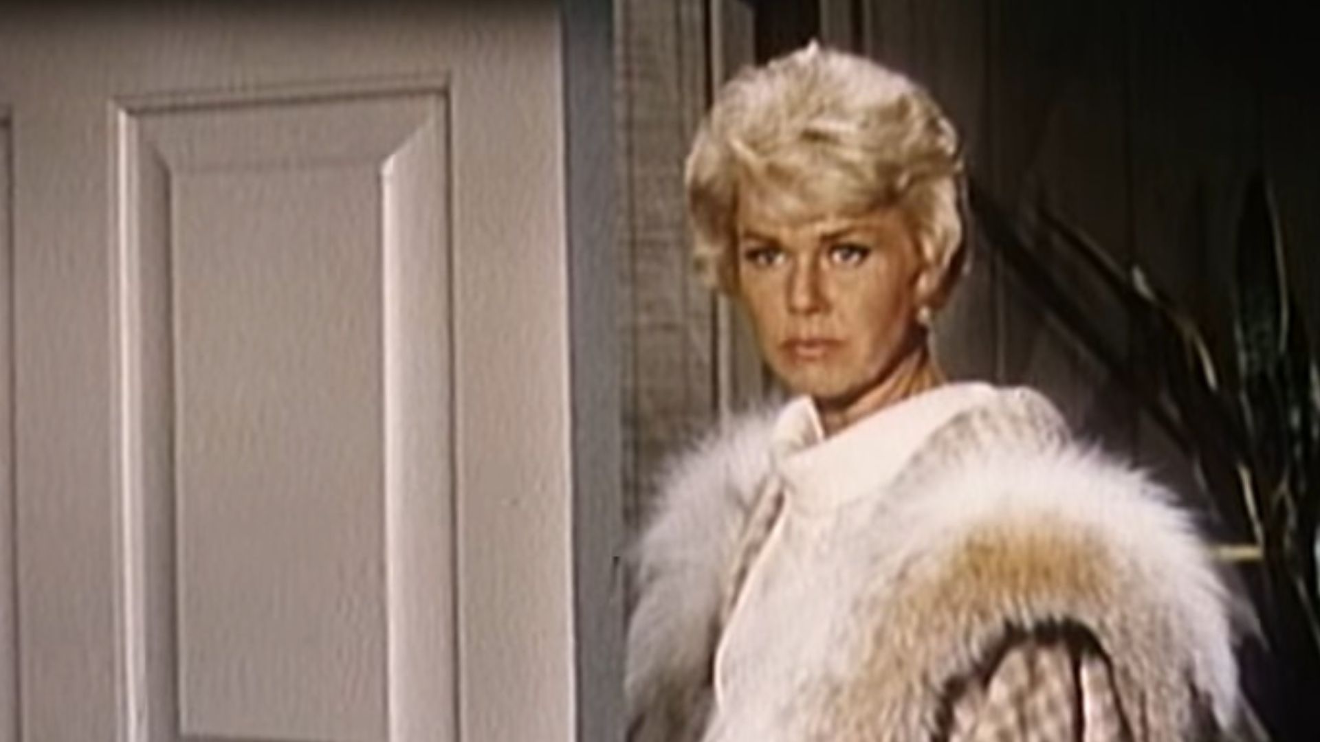 Screenshot of the trailer of Pillow Talk