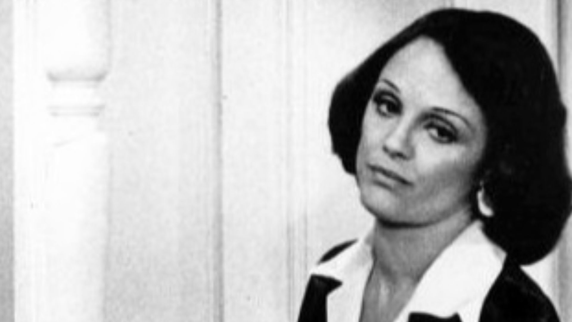 Publicity photo of Mary Tyler Moore and Valerie Harper from The Mary Tyler Moore Show.