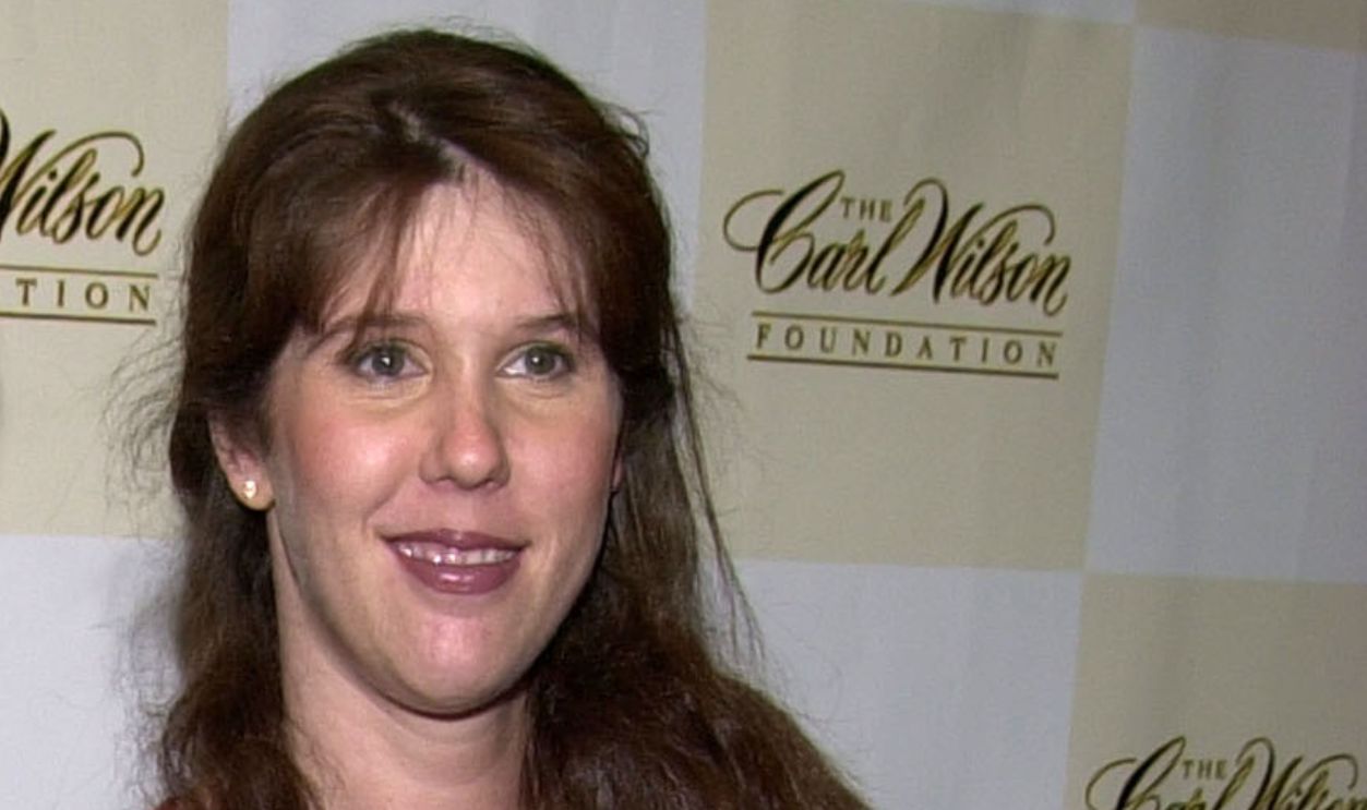 Singer Owen Elliot, daughter of Cass Elliot, arrives with her husband at the Carl Wilson benefit concert October 14, 2001 at the El Rey Theatre in Los Angeles, CA.