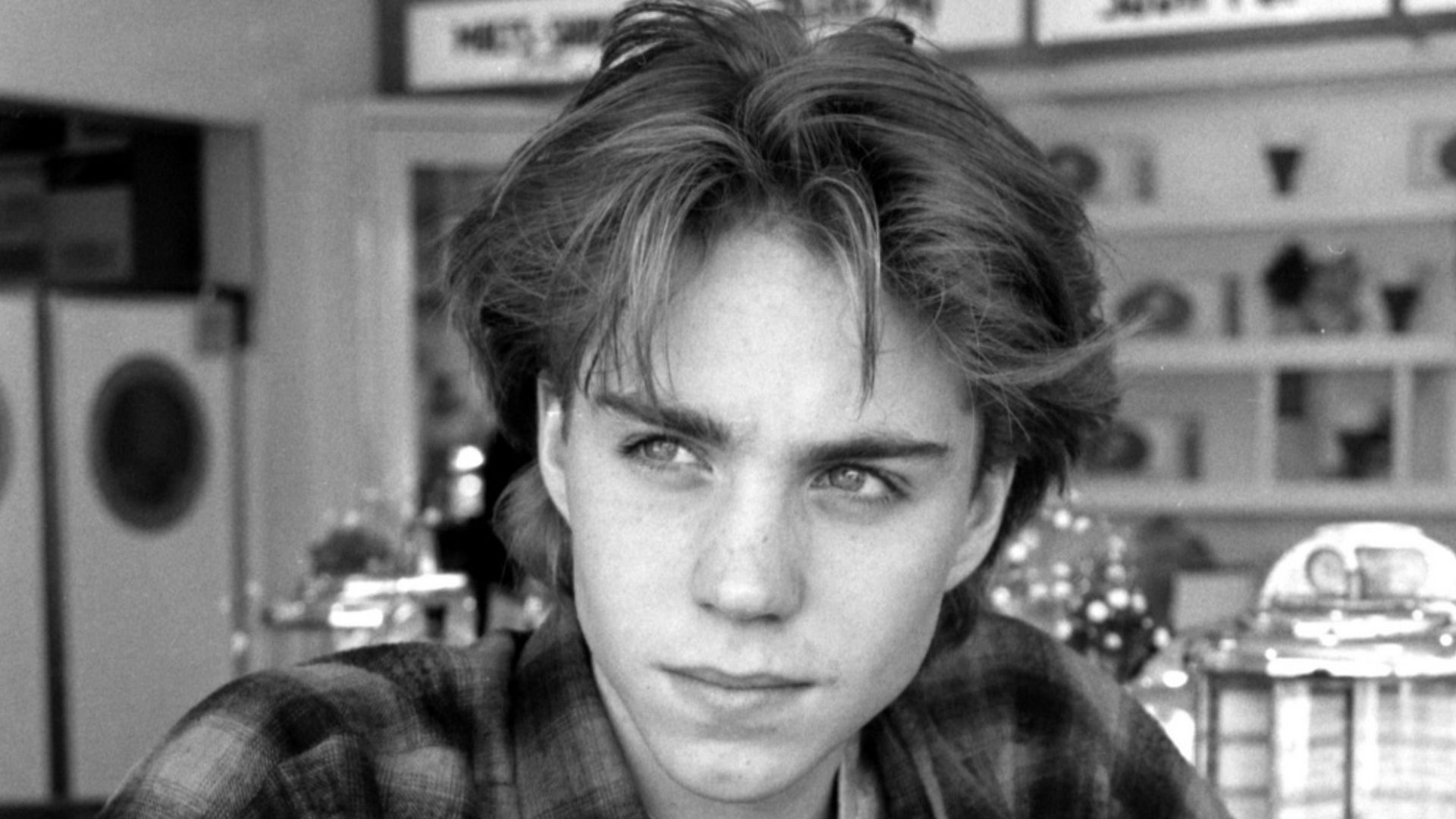 Jonathan Brandis at dinner in December 1993 in a Ventura Blvd in Los Angeles.