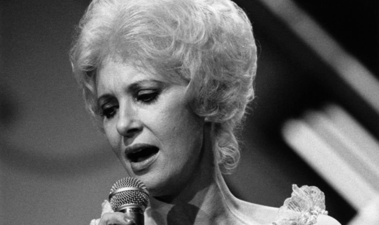 UNITED KINGDOM - JANUARY 01: WEMBLEY ARENA Photo of Tammy WYNETTE, Country Music Festival