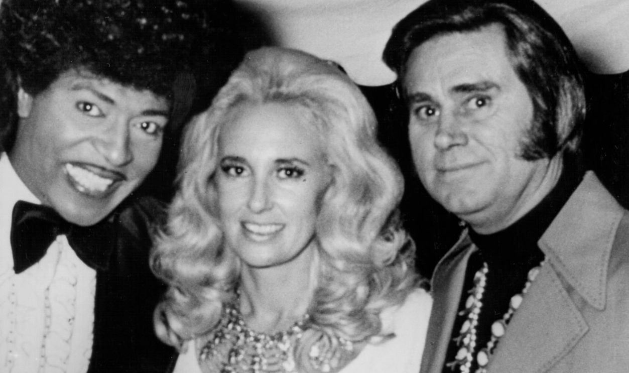 CIRCA 1972: Musician Little Richard poses with married country couple Tammy Wynette and George Jones in circa 1972. 