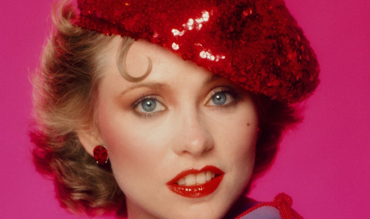 Lauren Tewes 480110376