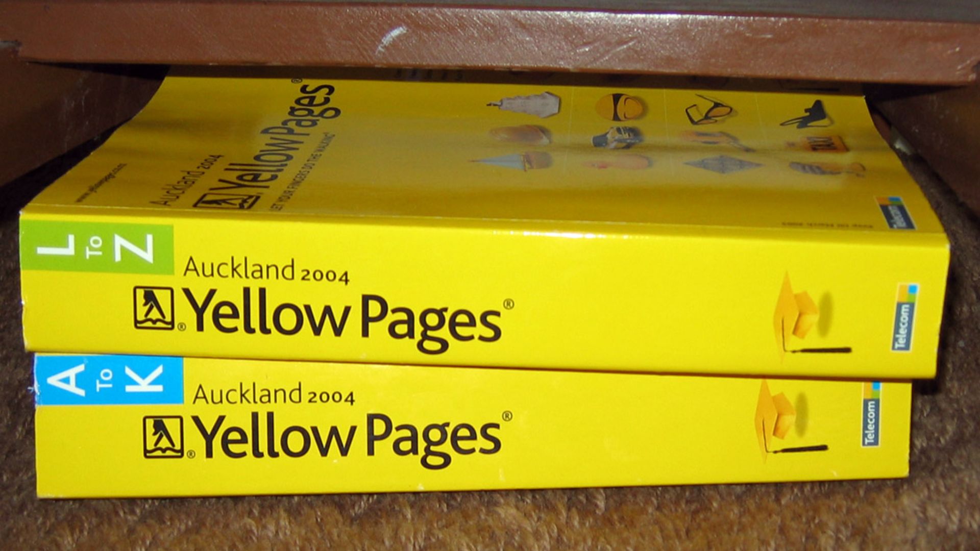 Auckland 2004 Yellow Pages books