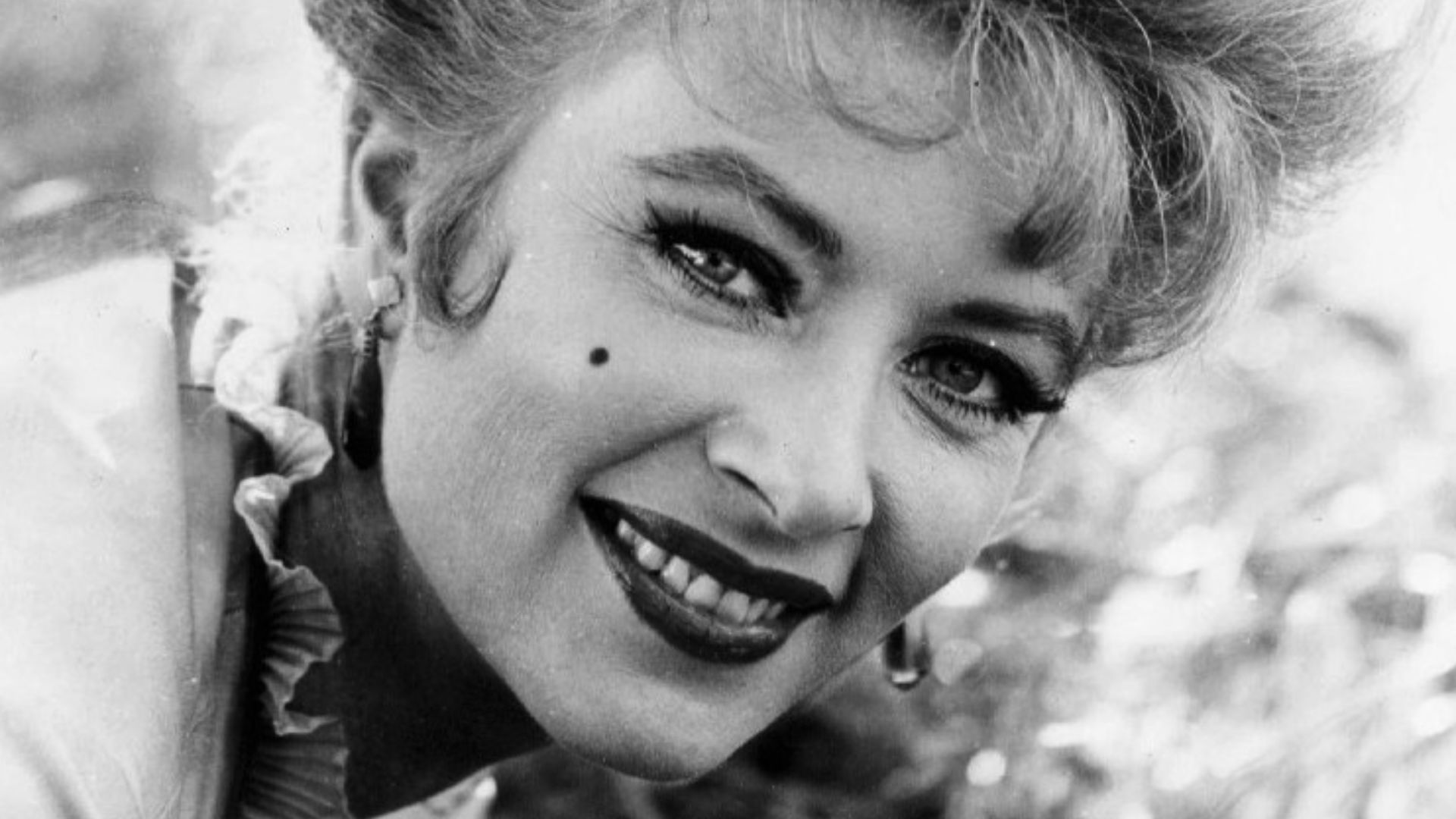 Publicity photo of Amanda Blake as Kitty Russell from the television program Gunsmoke.