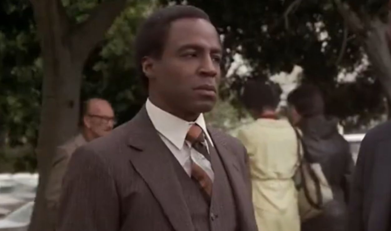 Screenshot from Seems Like Old Times (1980)