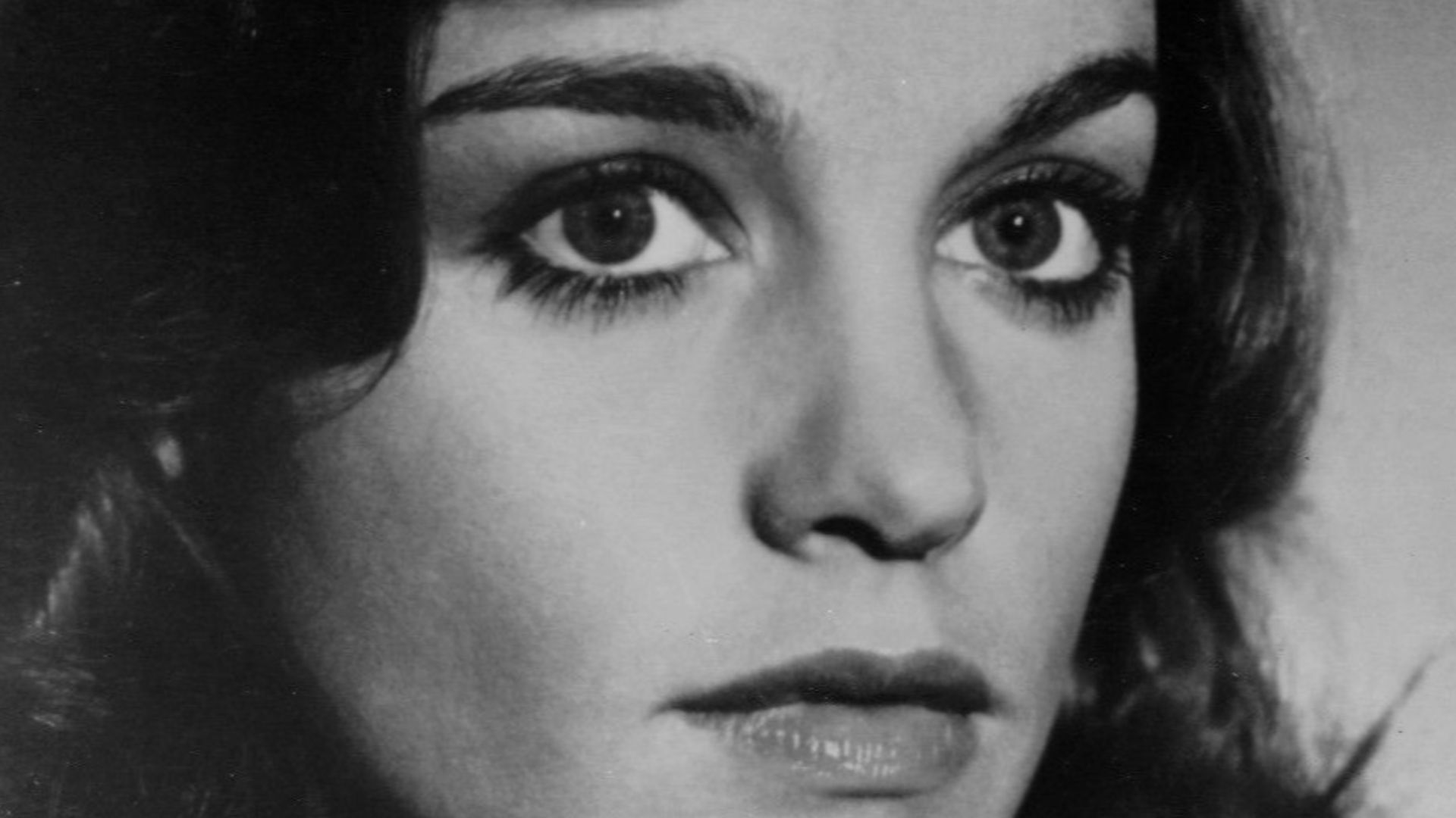 Publicity photo of actress Pamela Sue Martin for the TV series Nancy Drew Mysteries.