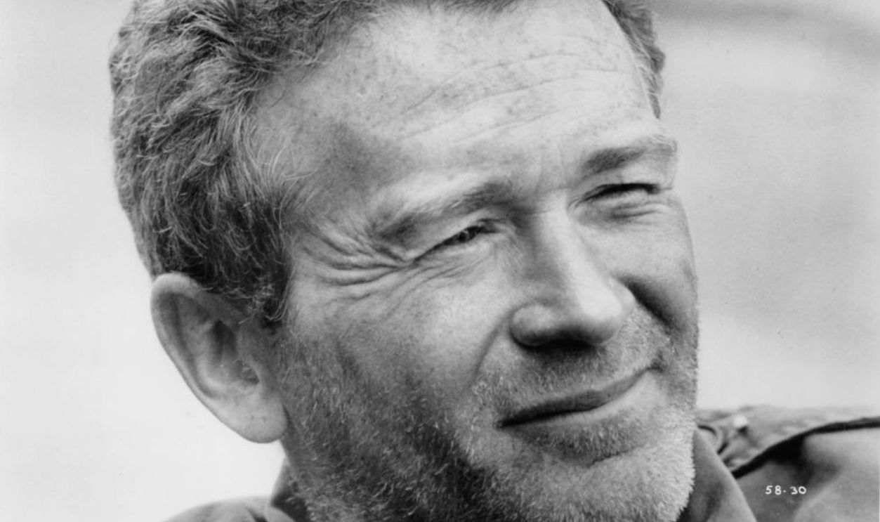 Red Buttons In 'The Longest Day'