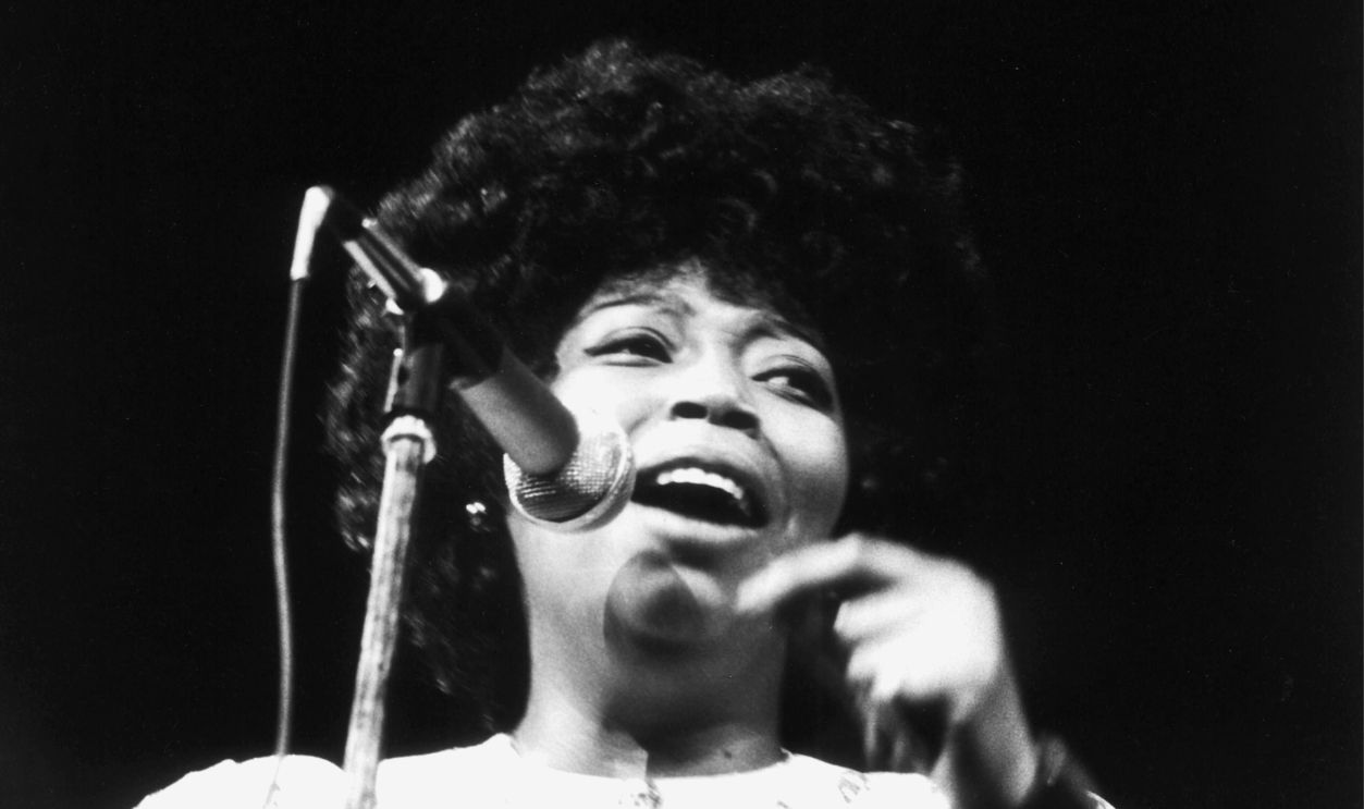 Doris Troy performs on stage at the Rainbow in London in December 1971