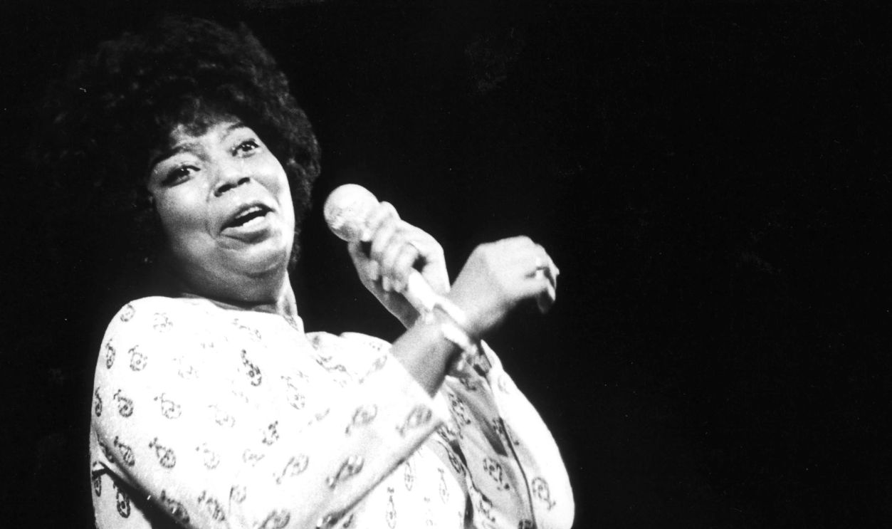 Doris Troy performs on stage at the Rainbow in London in December 1971.