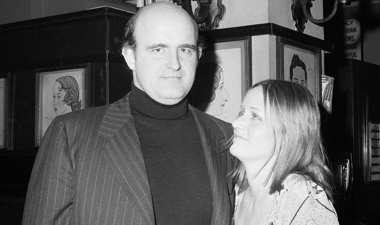 American actor Peter Boyle (1935 - 2006) with his wife, Loraine Alterman at Sardi's restaurant, New York City, circa 1978. 