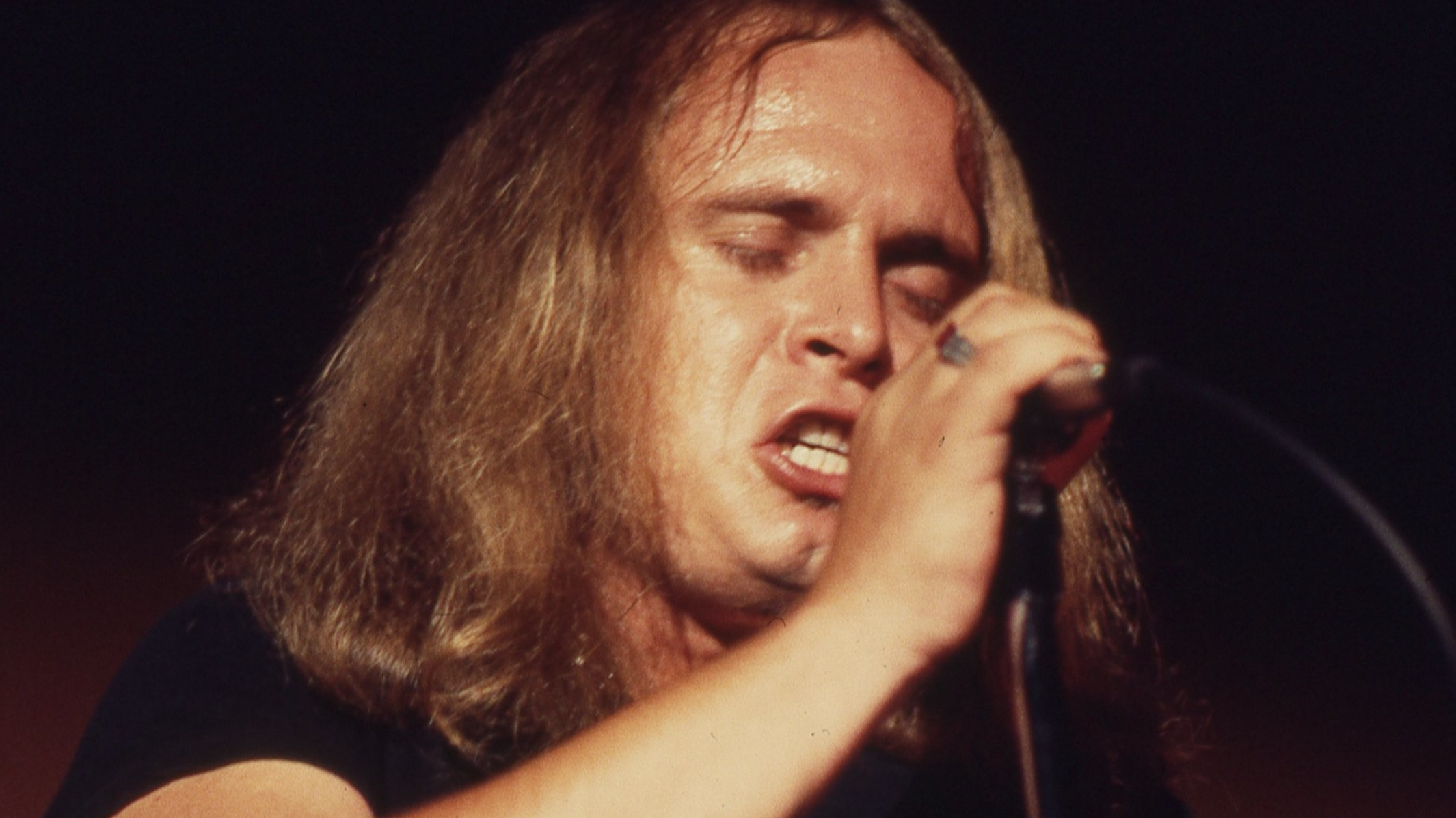 Frontman singer-songwriter Ronnie Van Zant of Lynyrd Skynyrd performs at Cedar Hills National Guard Armory
