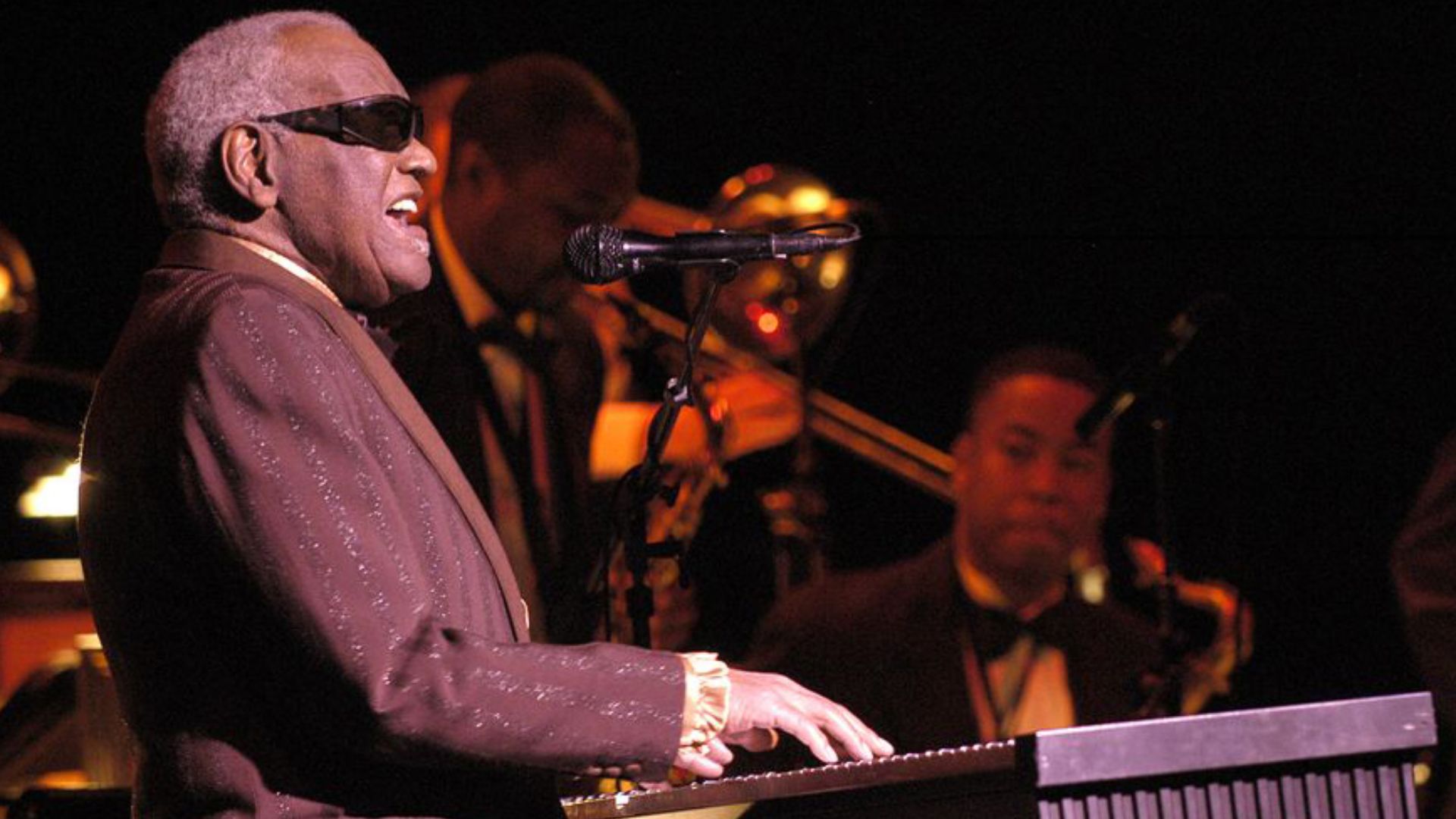 Last concert of Ray Charles, at Salle Wilfrid-Pelletier of the Place des Arts while the Festival International de Jazz de Montréal in 2003. Photo by Victor Diaz Lamich.