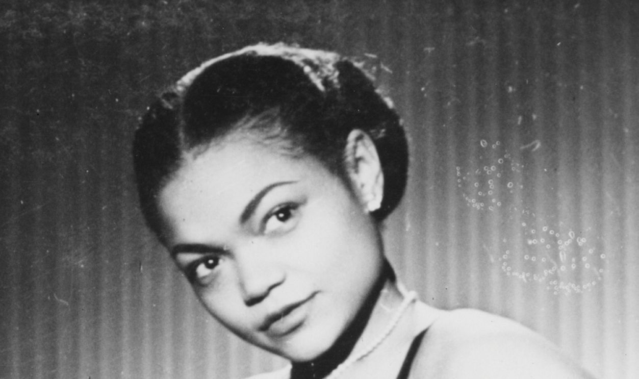 After performing in in the revue 'New Faces of 1952', American singer and actress Eartha Kitt (1927 - 2008), gets changed before singing at the Blue Angel club in New York City, 4th June 1952.