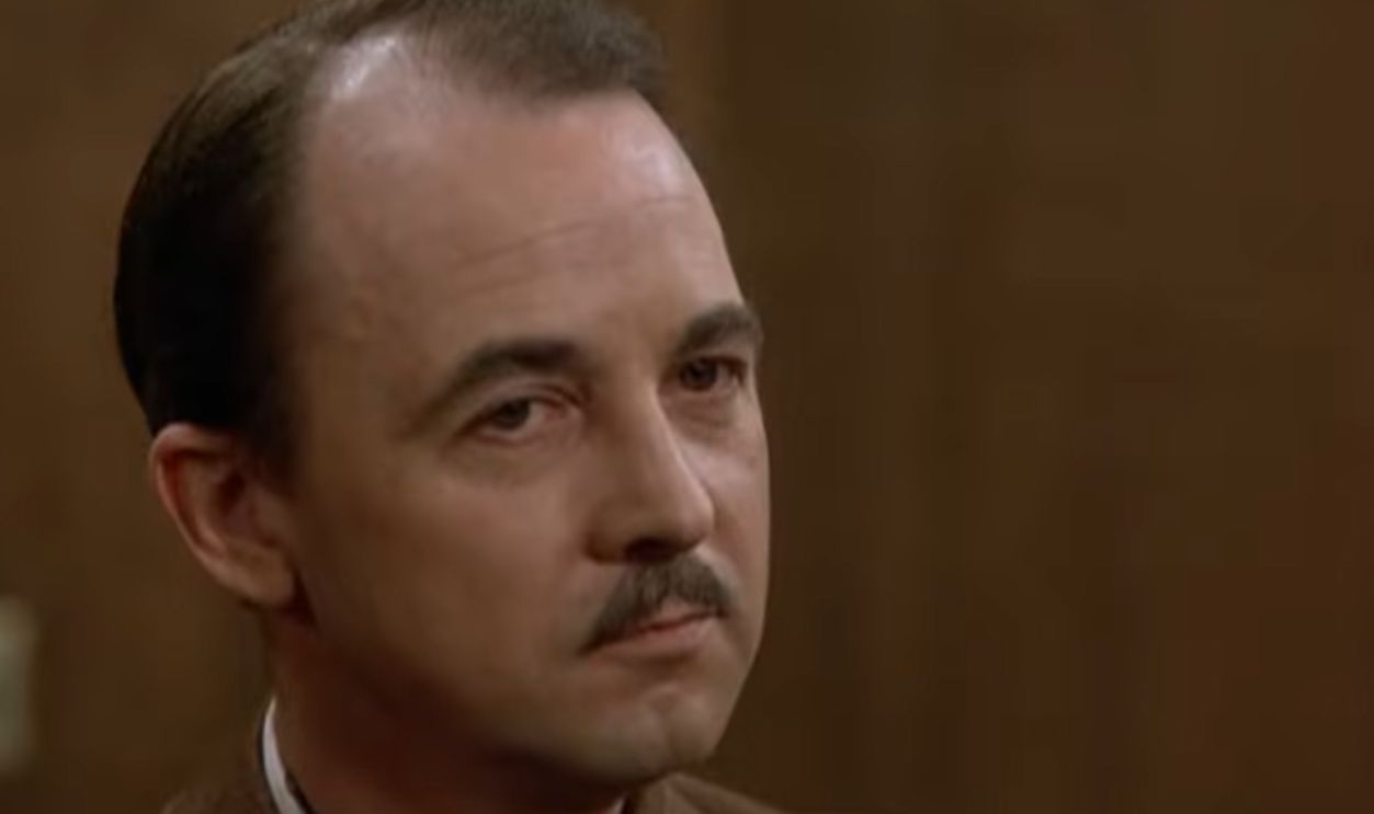 Screenshot from Ellery Queen (1975-1976)