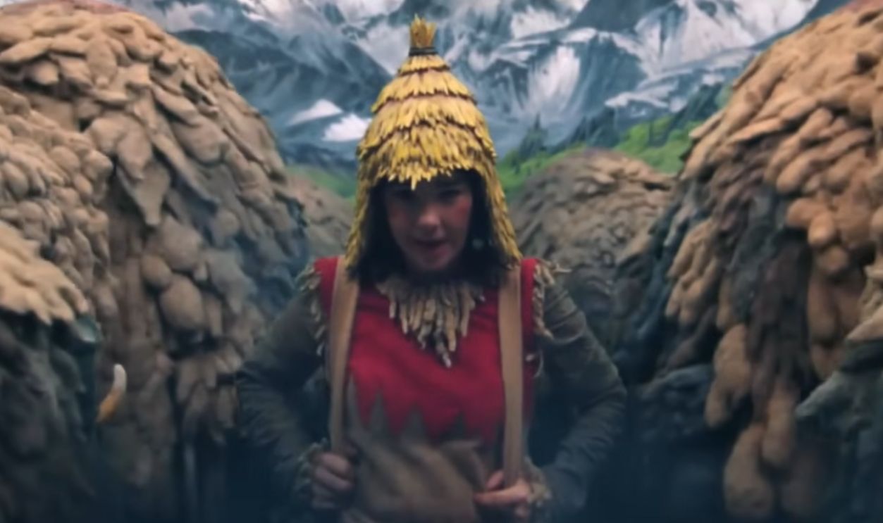 Screenshot from Wanderlust, One Little Independent Records (2008)