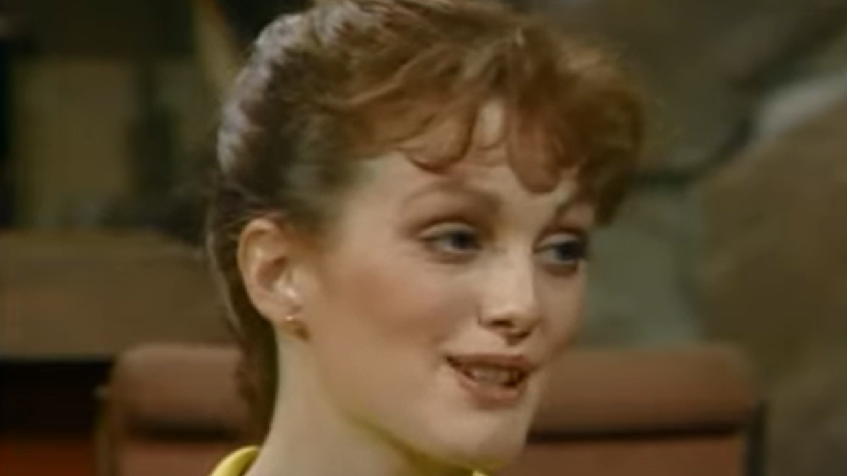 Screenshot of Julianne Moore from As The World Turns (1956-2010)
