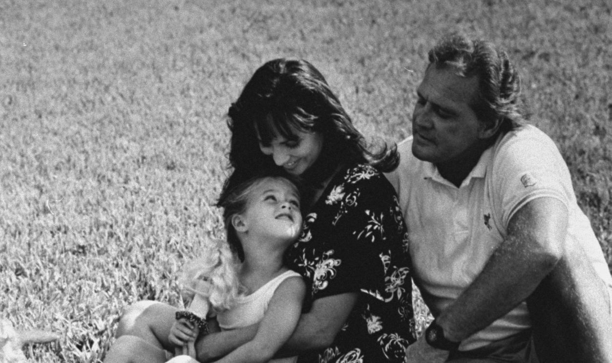  Lee Majors w. his 3rd wife Karen & daughter Nikki 50472946