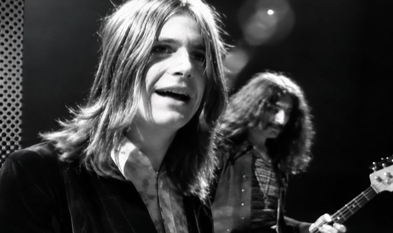 Screenshot from Paranoid (1970)