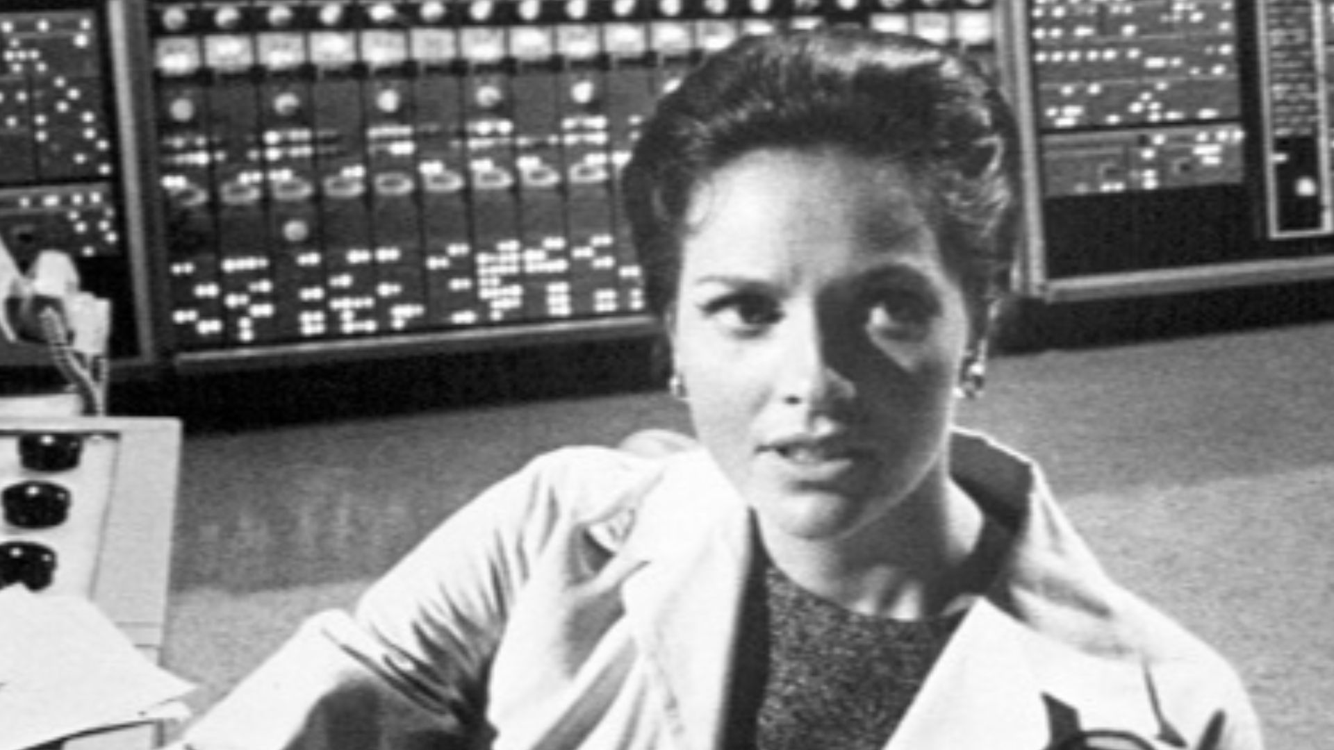 Photo of Lee Meriwether as Dr. Ann MacGregor from the television series The Time Tunnel.